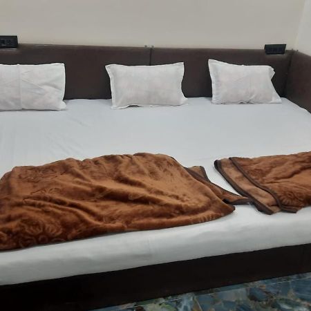 Golden Guest House Ujjain Ngoại thất bức ảnh